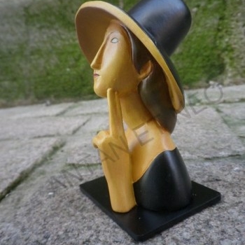 AA- Figurine Modigliani Jeanne Hébuterne avec grand chapeau de paille 