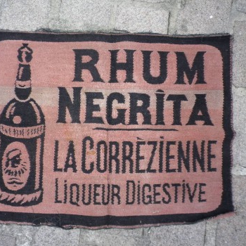Ancien Tapis de Bar Rhum Négrita La Corrèzienne Liqueur Digestive Apéritif Comptoir Estaminet Bistrot Tapis de Jeux