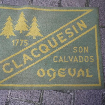 Ancien Tapis de Bar Clacquesin Calvados Apéritif Comptoir Estaminet Bistrot Tapis de Jeux