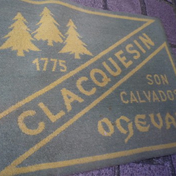 Ancien Tapis de Bar Clacquesin Calvados Apéritif Comptoir Estaminet Bistrot Tapis de Jeux