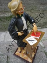 Figurine FORCHINO L'AVOCATE PM lady lawyer
