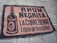 Ancien Tapis de Bar Rhum Négrita La Corrèzienne Liqueur Digestive Apéritif Comptoir Estaminet Bistrot Tapis de Jeux